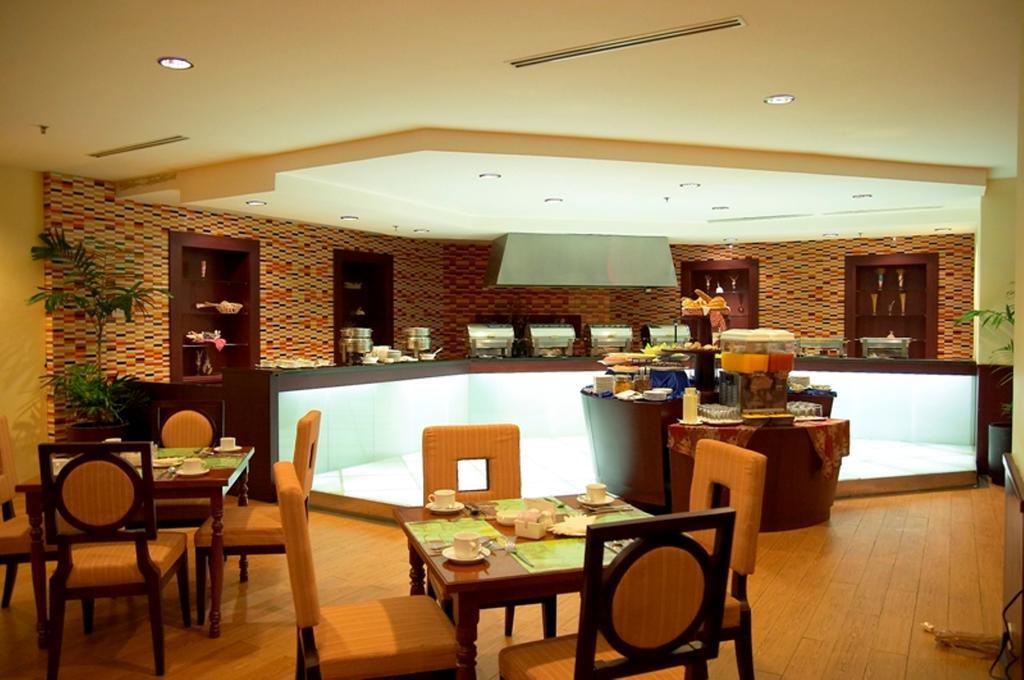 โรงแรมกรัน ปุรี มานาโด ภายนอก รูปภาพ