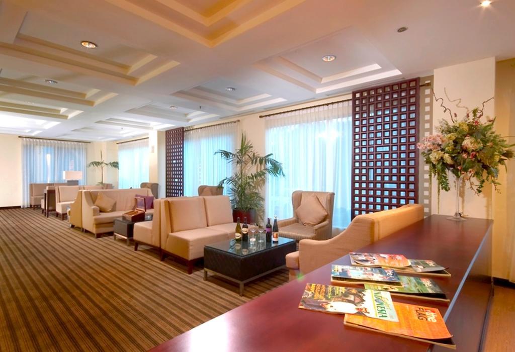 โรงแรมกรัน ปุรี มานาโด ภายนอก รูปภาพ