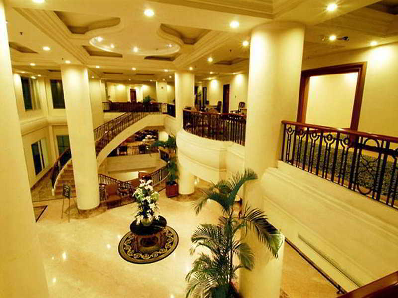 โรงแรมกรัน ปุรี มานาโด ภายนอก รูปภาพ